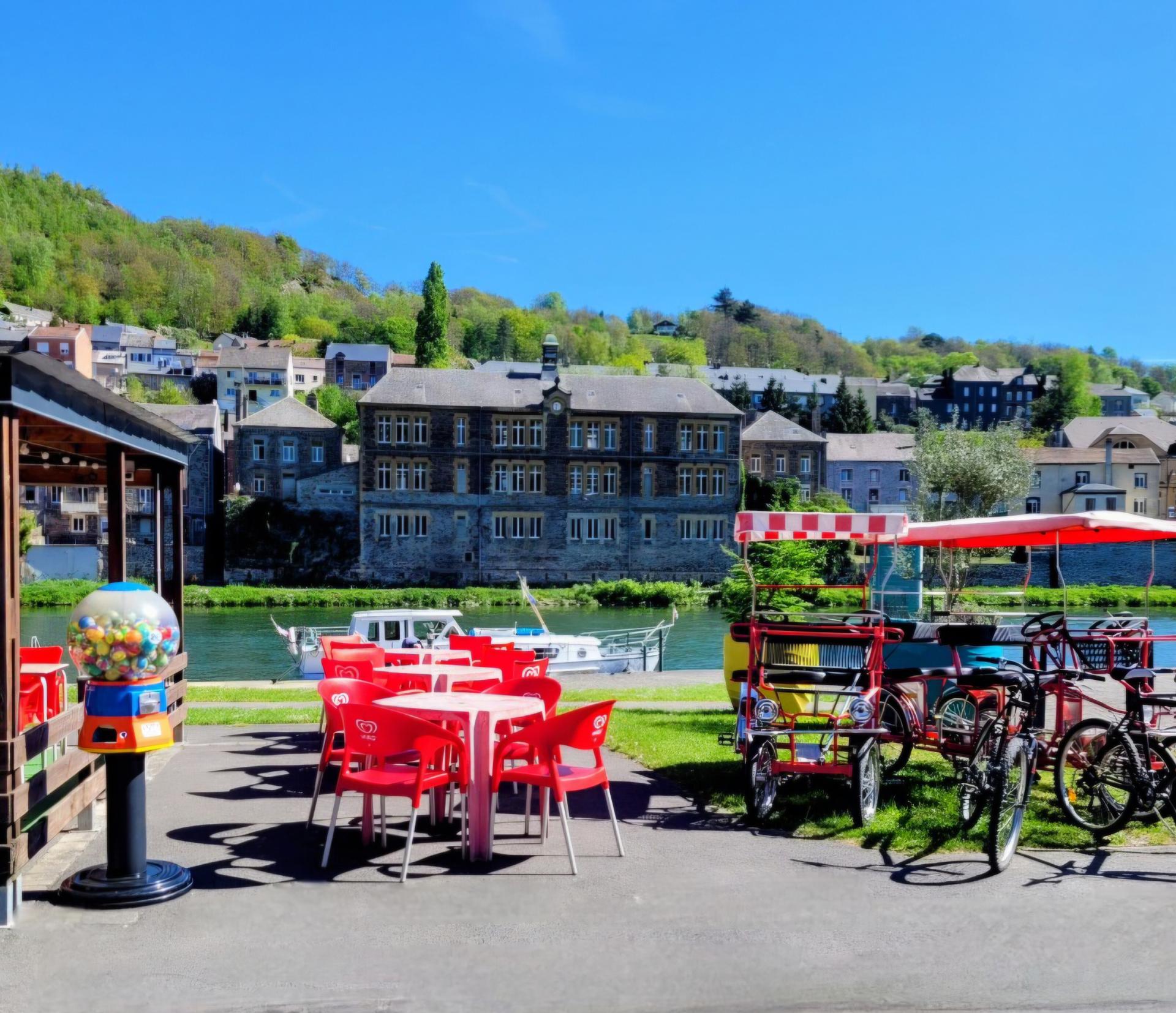 Les P'tits Bateaux - Snack - Location de vélo et rosalie - Gîte